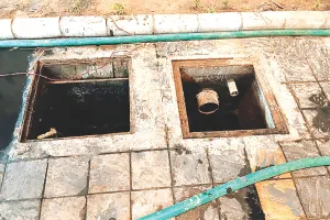 केमिकल टैंक की सफाई : जहरीली गैस से चार मजदूरों की मौत, दो मजदूरों का अस्पताल में चल रहा इलाज