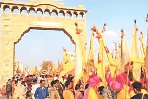 प्रदेश के गढ़ और किलों के साथ अब धार्मिक स्थल भी बन रहे सैलानियों की खास पसन्द, विदेशियों ने भी धार्मिक स्थलों पर दर्ज कराई अपनी उपस्थिति 