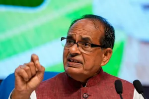 शिवराज सिंह चौहान ने लीची ची पर शोध करने के दिए निर्देश, कहा- कृषि भारतीय अर्थव्यवस्था की रीढ़ है और किसान उसकी आत्मा