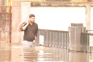 बारिश नेपाल में, नदियां उफनी बिहार में : असम में लैंडस्लाइड से 5 और अरुणाचल में 9 की मौत 