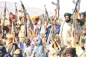 बलूच विद्रोहियों ने पाकिस्तानी सेना को दिखाई औकात : बलूचिस्तान में ताबड़तोड़ हमले, कई शहरों पर कब्जा कर रहे बीएलए लड़ाके