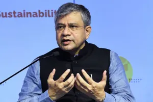 विकास और हरित भविष्य की ओर अग्रसर भारतीय रेल : अश्विनी वैष्णव