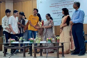 प्लास्टिक और पृथ्वी की शादी नाटक ने जीता प्रथम पुरस्कार, देवांश, हनु , निलाक्ष, रक्षित के अभिनय ने खूब तालियां बटोरी