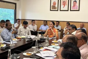 पीडब्ल्यूडी कार्यों की प्रगति पर उप मुख्यमंत्री की माइक्रो मॉनिटरिंग, चल रहे विकास कार्यों पर की गई चर्चा 