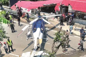 केदारनाथ जा रहे हेलीकॉप्टर की सड़क पर आपात लैंडिंग, तकनीकी खराबी आने के कारण उतारा