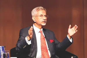 रूस के खिलाफ नहीं जाएगा भारत : यूरोप की धरती से विदेश मंत्री का साफ संदेश, एस जयशंकर ने कहा- पाकिस्तान और चीन को सुनाई दो टूक