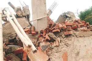 कृषि भूमि पर बसाई जा रही तीन अवैध कॉलोनियां ध्वस्त