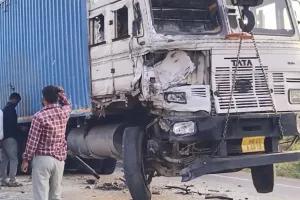 जयपुर में शादी की खुशियां मातम में बदलीं : भीषण सड़क हादसे में दूल्हा-दुल्हन सहित 5 की मौत