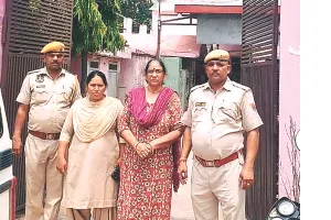 भाजपा की स्कीम बताकर लोगों से ठगी करने वाली शातिर महिला ठग गिरफ्तार