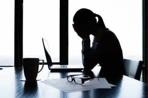 भारतीय कार्पोरेट में भारी तनाव में 51 प्रतिशत कर्मचारी : थकावट, चिंता, हताशा और मानसिक दबाव से जूझ रहे, कार्यस्थल पर ध्यान देने की आवश्यकता 