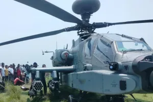 पठानकोट में अपाचे हेलिकॉप्टर की इमरजेंसी लैंडिंग : गांव के लोगों ने हेलीकॉप्टर को उतरते देखा, सुरक्षाकर्मियों ने की इलाके की घेराबंदी 
