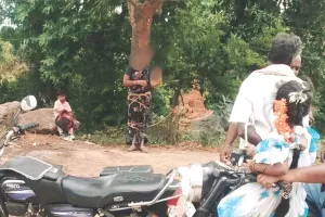 कर्ज न चुकाने पर महिला को पेड़ से बांधकर पीटा : आंध्र प्रदेश के सीएम चंद्रबाबू नायडू के निर्वाचन क्षेत्र का है यह मामला