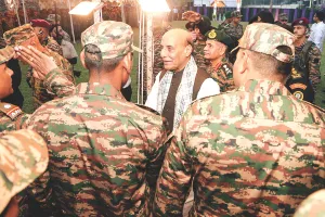 ऑपरेशन सिंदूर आतंकवादियों और उनके संरक्षकों के लिए कड़ा संदेश : राजनाथ 