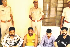 कार से 40 लाख का डोडा पोस्त बरामद, 4 तस्कर गिरफ्तार