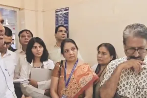 मेडिकल कॉलेजों से संबद्ध सभी अस्पतालों में जल्द लागू होगा क्यू मैनेजमेंट सिस्टम