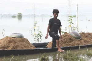 असम में बाढ़ : भूस्खलन से अब तक 21 मौतें, 439,886 लोग अभी भी बाढ़ से प्रभावित