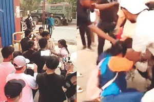 बिहार में विदेशी यूट्यूबरों में गैंगवार : जमकर हुई चाकूबाजी, चाकू लगते ही अफरा-तफरी का माहौल 