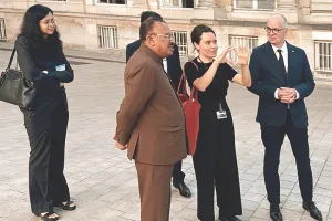 फ्रांस पहुंचे देवनानी : नेशनल असेंबली देखी, सांसदों से की चर्चा