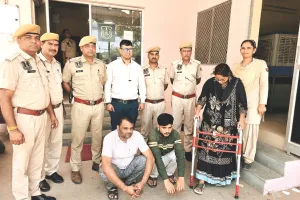 पुलिस ने फर्जी दस्तावेजों से लोन पर वाहन लेकर नकली एनओसी से बेचने वाले 3 आरोपियों को किया गिरफ्तार