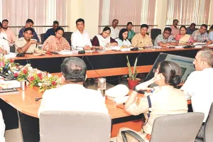 राज्यपाल ने अजमेर में की सरकारी योजनाओं की समीक्षा, पुष्कर के ब्रह्मा मंदिर में दर्शन