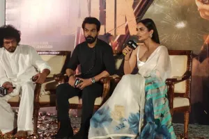 राजकुमार राव और मानुषी पहुंचे जयपुर : फिल्म मालिक का किया प्रमोशन, फैंस से साझा किए अनुभव 