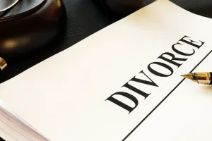 18 महीने चली शादी : महिला ने भरण-पोषण में मांगे 12 करोड़ रुपए, मुंबई में फ्लैट और बीएमडब्ल्यू कार