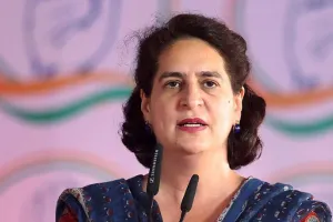 बिहार में लोकतंत्र की हत्या हो रही है' : प्रियंका गांधी का आरोप, कहा- वोटर लिस्ट पुनरीक्षण के नाम पर चल रही वोटबंदी, संविधान को कुचला जा रहा