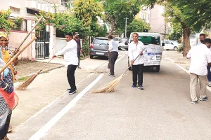 कई वार्डाे में चलाया विशेष सफाई अभियान आमजन को किया स्वच्छता के प्रति जागरूक