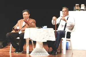 सुमित व्यास के निर्देशन में नाटक पुराने चावल का मंचन : थिएटर समाज के लिए जरूरी- कुमुद