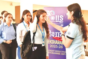 आईआईएस यूनिवर्सिटी : ‘दीक्षारंभ’ में नव प्रवेशित छात्राओं का स्वागत, कार्यक्रम की शुरुआत हुई चांसलर अमित गुप्ता के स्वागत भाषण से 