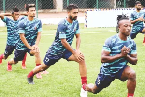 संकट में भारतीय फुटबॉल : स्थगित हुई आईएसएल, आई लीग क्लबों के भविष्य पर भी सवाल आरयूएफसी चेयरमैन बोले- एक टीम तैयार करने में 10 करोड़ तक खर्च