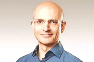 भारतीय मूल के खान एप्पल में बने सीओओ, इस महीने के अंत में होगा यह बदलाव 