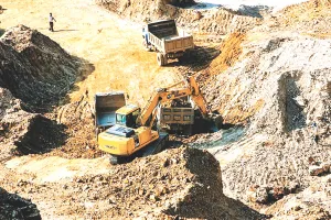 चीन की सीमा के पास म्यांमार में भीषण गृहयुद्ध : ड्रैगन की विद्रोहियों को धमकी, दुनिया में रुक जाएंगे गाड़ियों के पहिए