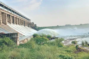 एक जून से अब तक प्रदेश में सामान्य से 126 फीसदी से ज्यादा बारिश हुई, बंगाल की खाड़ी और अरब सागर भी इस बार एक साथ सक्रिय हैं