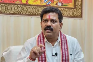 अवैध रूप से रह रहे 30 बांग्लादेशी नागरिकों को वापस भेजा गया, उपमुख्यमंत्री विजय शर्मा ने कहा- जहां भी घुसपैठिए मिलेंगे उनके खिलाफ कार्रवाई की जाएगी