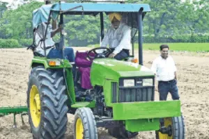 ड्राइवर नहीं, अब AI चलाएगा ट्रैक्टर : PAU की अनोखी पहल, खेत की जुताई खुद करेगा स्मार्ट सिस्टम