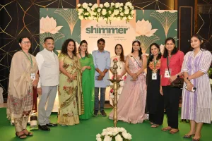 एग्जीबिशन 'शिमर' में दिखा AI-जेनरेटेड राखी, कस्टमाइज्ड जूलरी और हैंडलूम का भव्य संगम