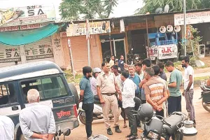 इलेक्ट्रोनिक्स की दुकान में चोरी का मामला, दुकान के शटर तोड़कर लाखों रुपए का सामान चुरा ले गए अज्ञात चोर 