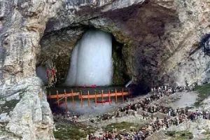 बाबा बर्फानी के दर्शन को चौथा जत्था रवाना, बम-बम भोले के जयकारे के साथ श्रृद्धालु बढ़ रहे आगे