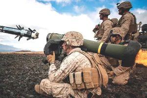 अमेरिका ने तेजस विमान के इंजनों की सप्लाई शुरू की, अब जेवलिन मिसाइल और स्ट्राइकर खरीदने की तैयारी