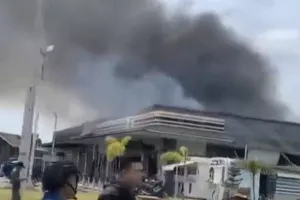 थाईलैंड ने कंबोडिया पर गिराए बम, सीमा विवाद ने पकड़ा हिंसक रूप : एफ-16 लड़ाकू विमान ने सैन्य ठिकानों को उड़ाया, 2 नागरिकों की मौत