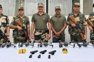 पंजाब में बीएसएफ ने की कार्रवाई : 6 ड्रोन निष्क्रिय, पिस्तौल और हेरोइन बरामद 