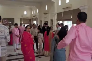 चरण वंदन कार्यक्रम में माता-पिता और भगवान के प्रति श्रद्धा का अनुपम संगम