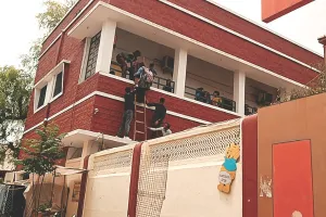 निजी स्कूल की लैब के एसी में धमाके के साथ लगी आग : हादसे के समय 400 बच्चे और 20 टीचर का स्टाफ मौजूद