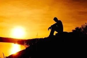 डिजिटल भीड़ में तन्हा इंसान