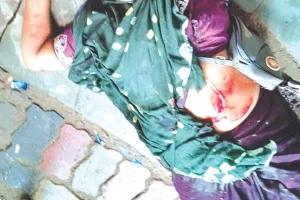 पूर्व बॉय फ्रैण्ड ने महिला टीचर को तलवार से काटा : बस स्टैण्ड की घटना, भागने के दौरान कार पेड़ से टकराई, खुद भाग निकला