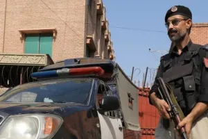 पाकिस्तान में पुलिस वाहन पर हमला : आतंकवादियों ने की फायरिंग, 3 पुलिसकर्मियों की मौत