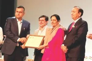 महात्मा गांधी मेडिकल यूनिवर्सिटी में मनाया स्वाधीनता दिवस : एमेरिटस चेयरपर्सन डॉ. एमएल स्वर्णकार ने किया ध्वजारोहण 