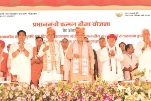 झुंझुनूं से देशभर के किसानों को 3200 करोड़ रुपए के फसल बीमा-क्लेम का भुगतान : झुंझुनूं वीरों-किसानों की पावन भूमि- शिवराज