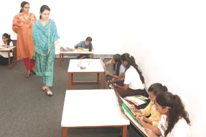 हर घर तिरंगा कार्यक्रम में बही देश भक्ति की बयार : पोस्टर मेकिंग और रंगोली में कल्पना को मिला आकार